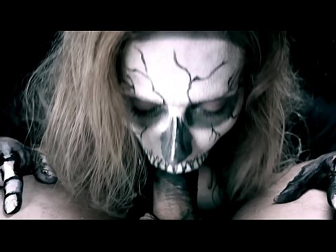 ❤️ Demona knabino suĉanta kokon per sia nigra buŝo kaj glutante kumon. ️❌ Fikado ĉe eo.nastypornpics-com.ru